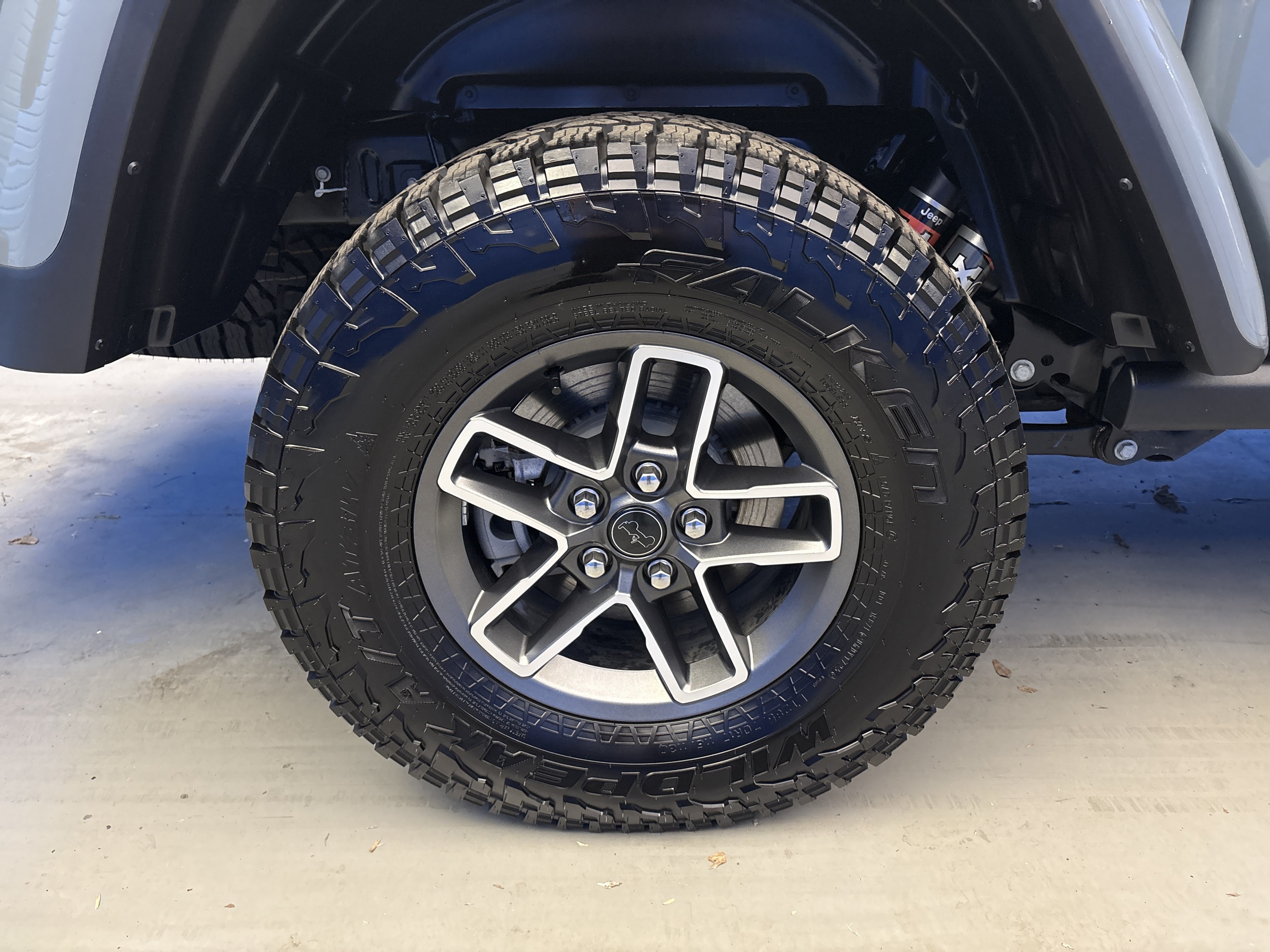Used 2025 Anvil Clearcoat Jeep Mojave image 8