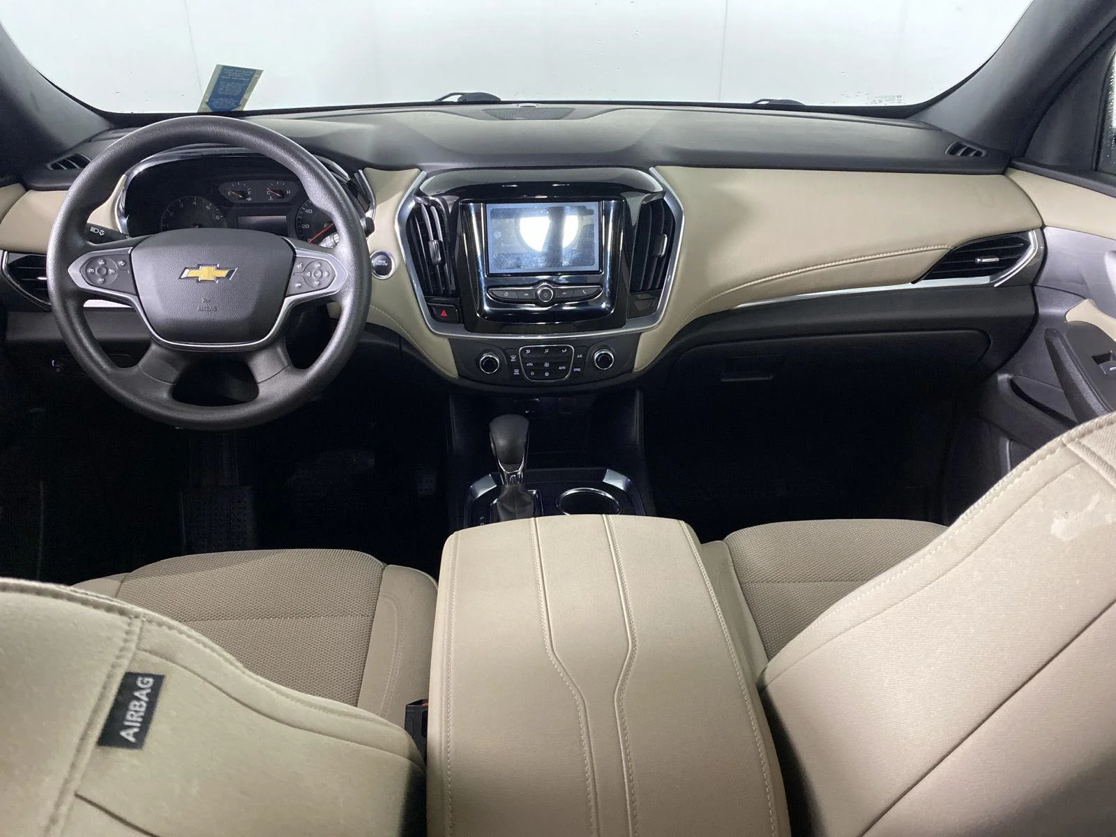 Used 2023 Wh Chevrolet  image 23