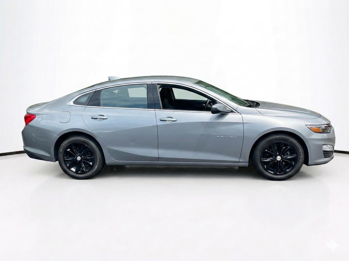 Used 2024 Sterling Gray Metallic Chevrolet LT image 4