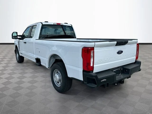 New 2026 Oxford White Ford XL image 4