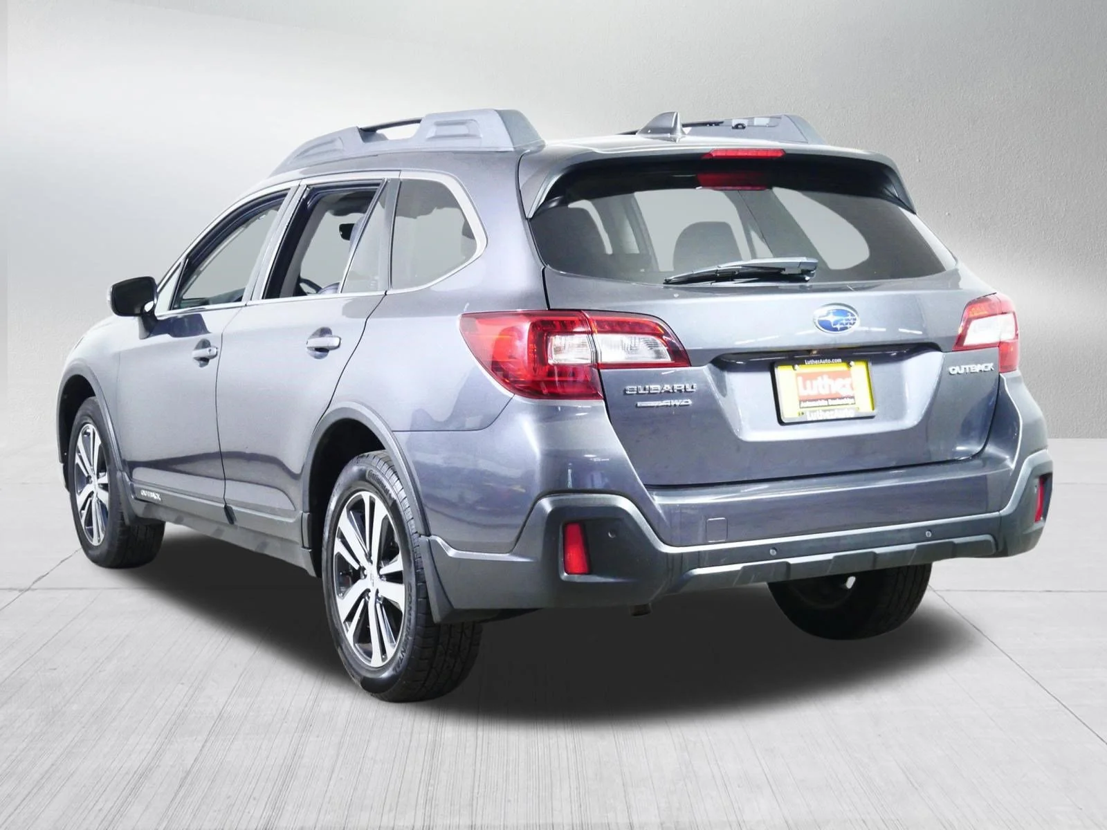 Used 2019 Magnetite Gray Metallic Subaru Limited image 5