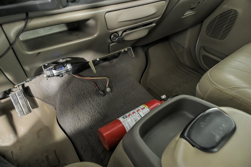 2000 Ford F-350 Super Duty LARIAT - Photo 26