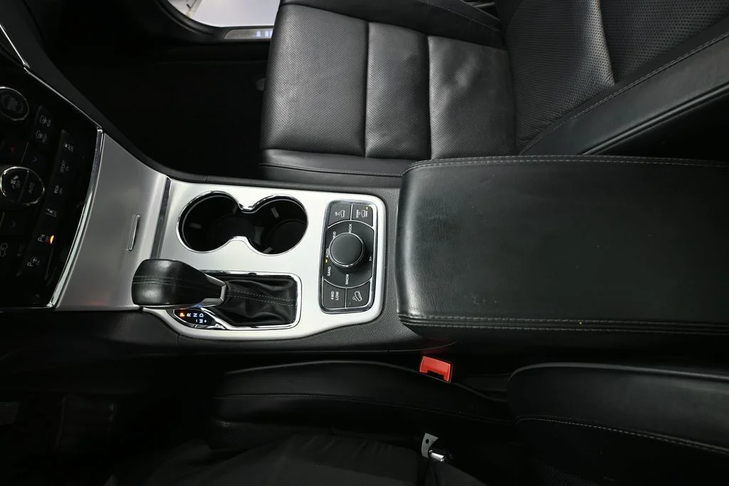 Used 2021 Off-white Jeep Summit image 26