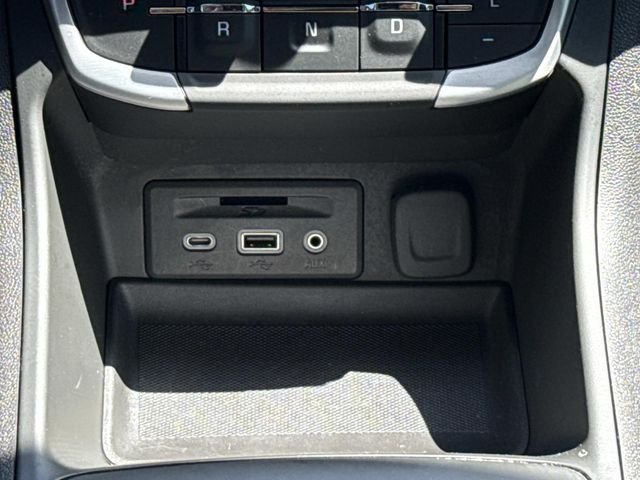 Used 2023 White GMC SLT image 20