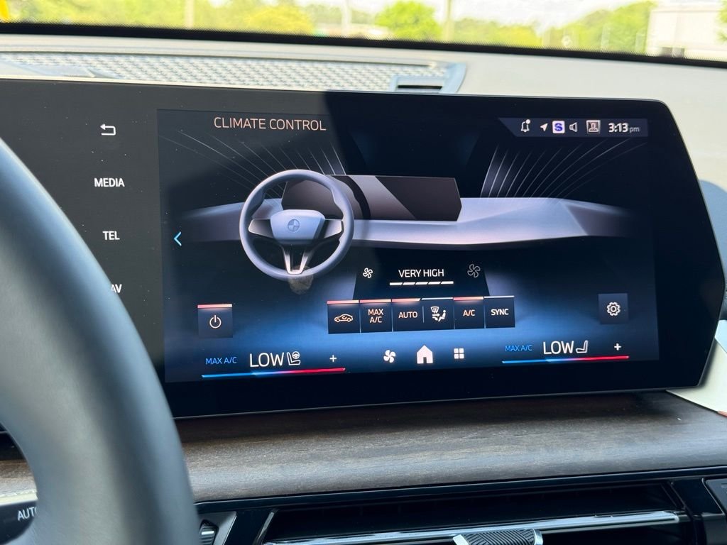 Used 2025  BMW xDrive28i image 32