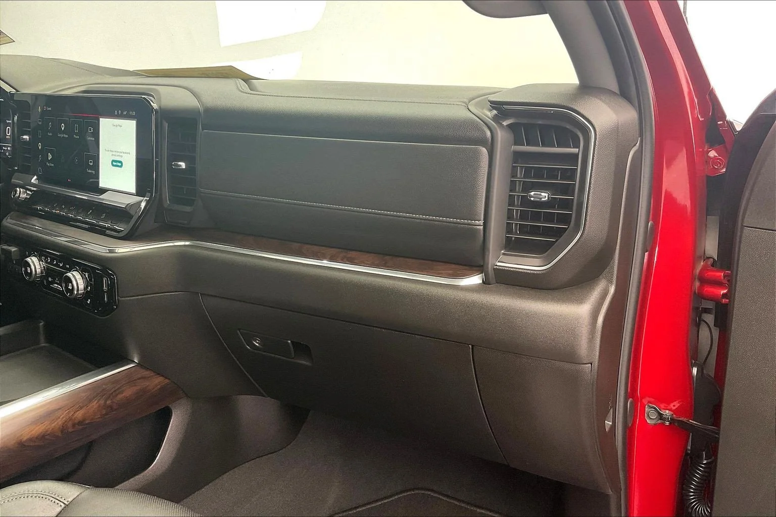 Used 2024 Volcanic Red Tintcoat GMC SLT image 15