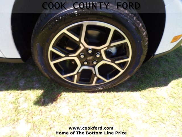 New 2026 Oxford White Ford Lariat® image 9