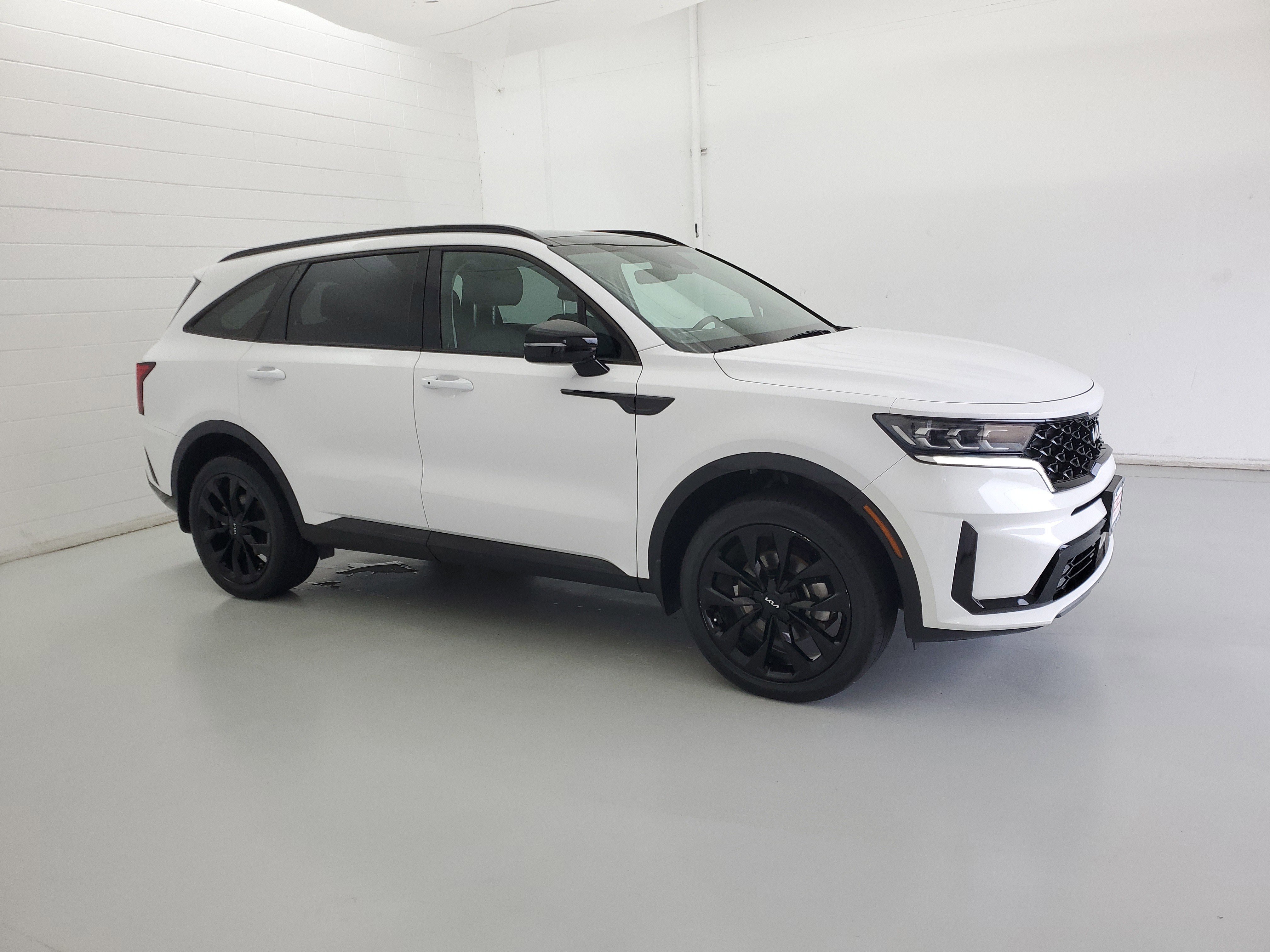 Used 2023 Glacial White Pearl Kia SX image 4