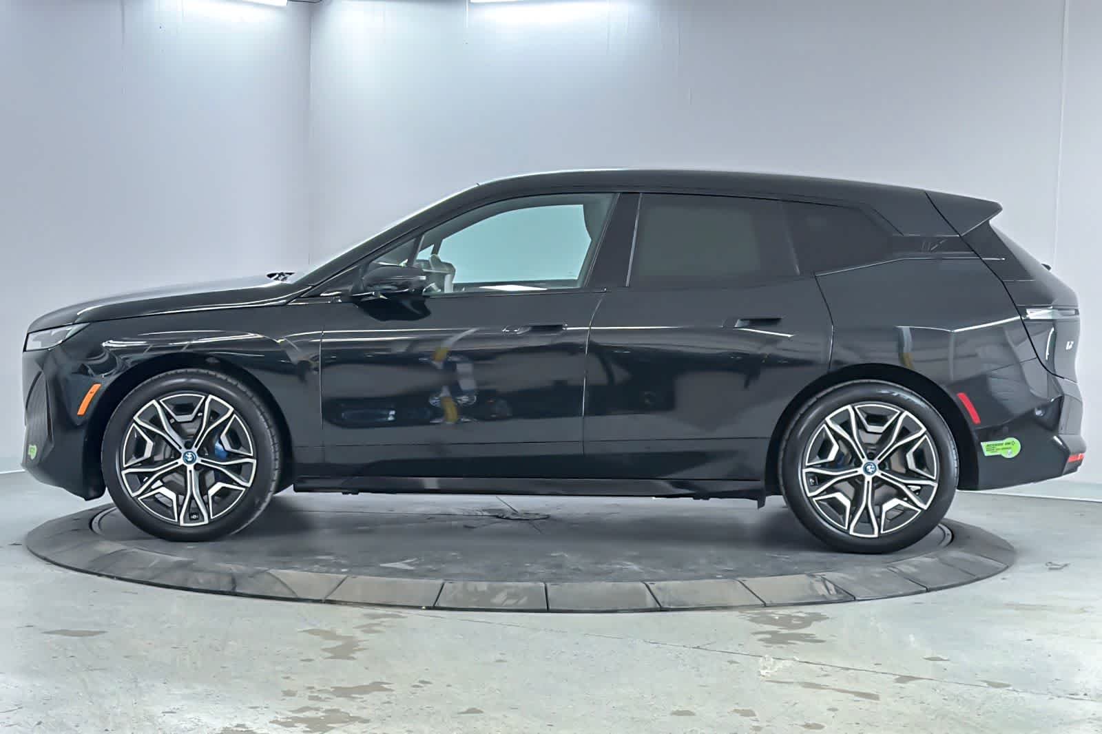 Used 2024 Black Sapphire Metallic BMW xDrive50 image 5