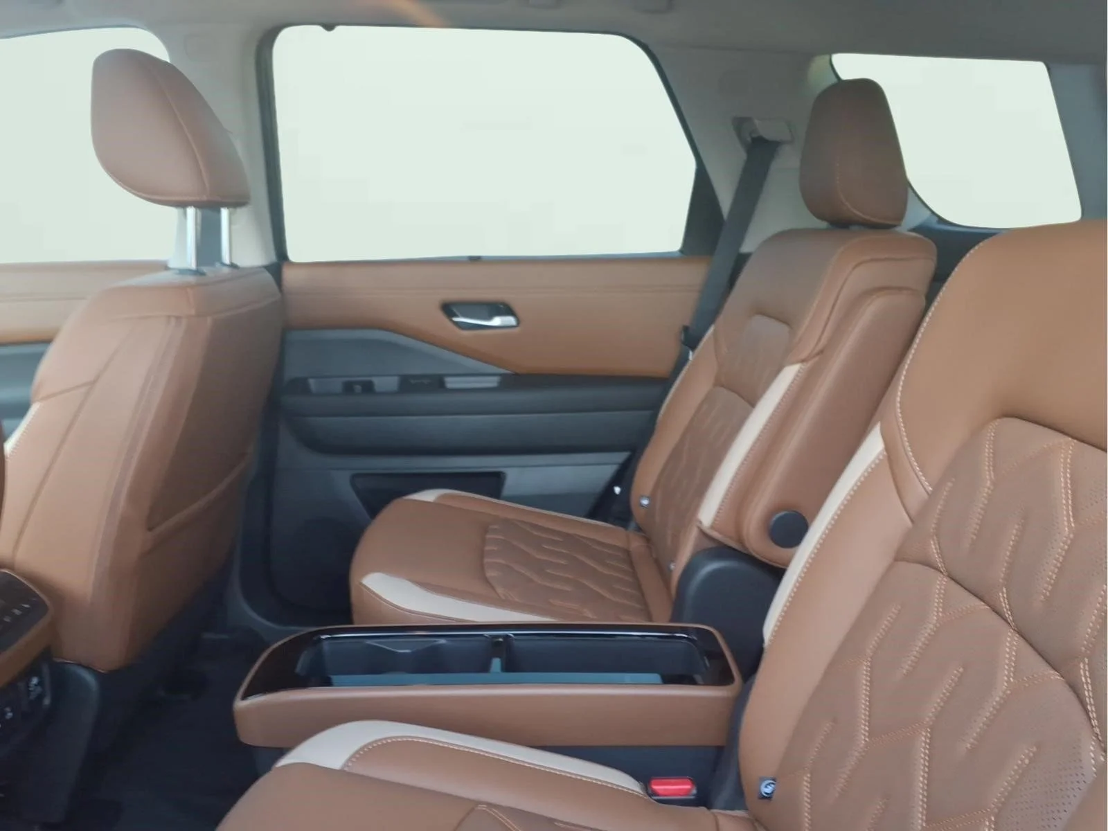 New 2026 Everest White Pearl TriCoat Nissan Platinum image 8