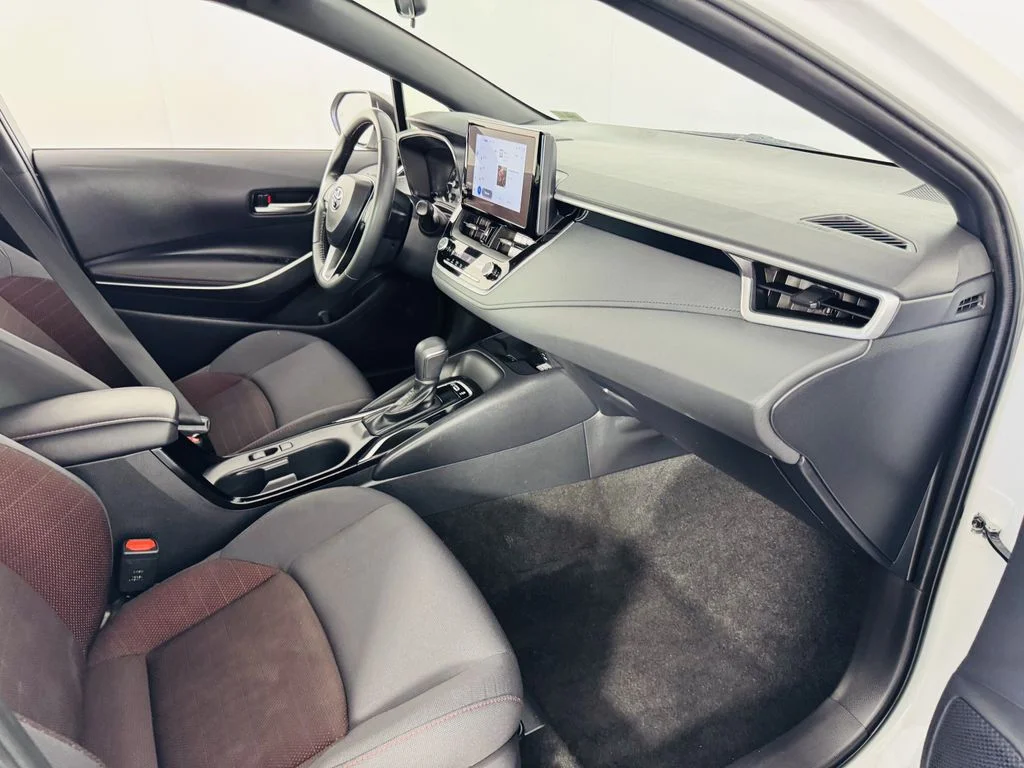 Used 2024 White Toyota SE image 28