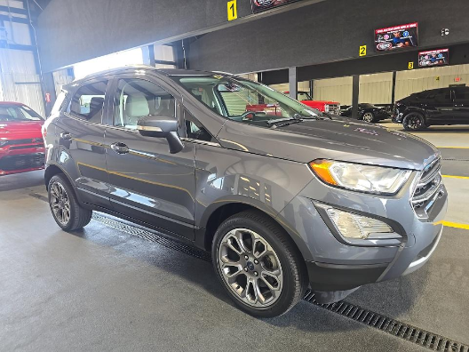 Used 2021  Ford Titanium image 2