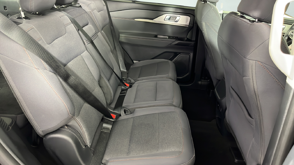 2025 Ford Explorer Active - Photo 20