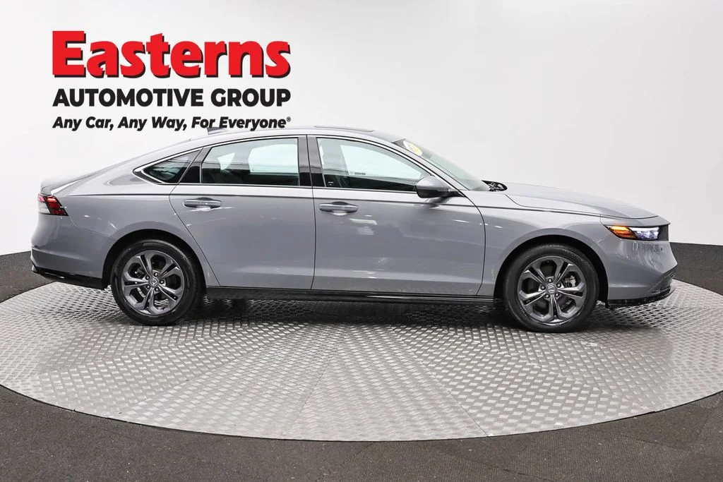 Used 2024 Gray Honda EX-L image 4