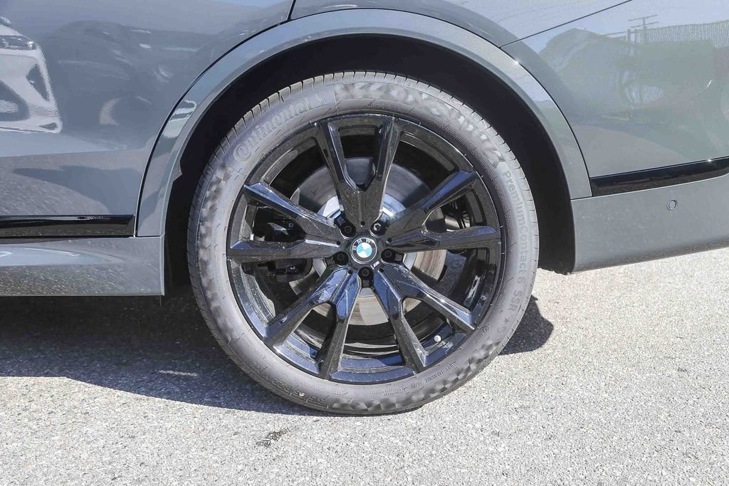 New 2027 Dravit Grey Metallic BMW M60i image 8