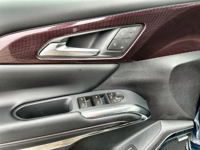 2027 Chevrolet Traverse photo 23 of 44