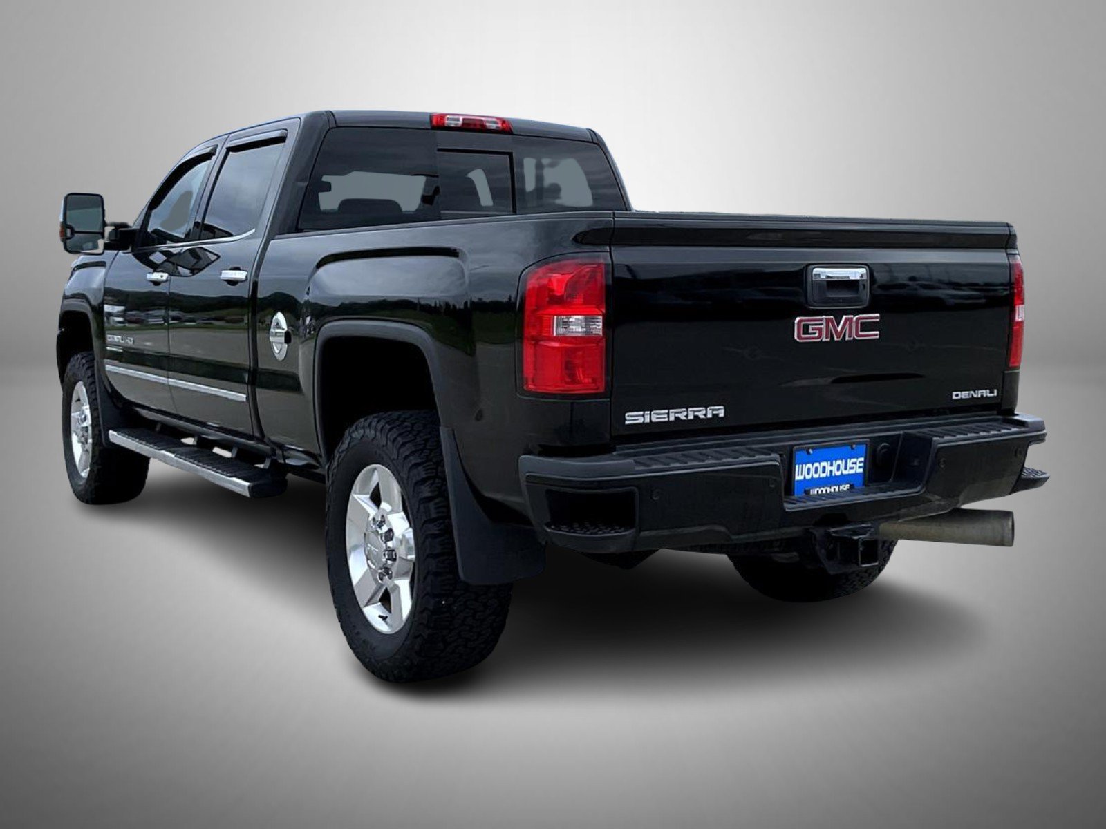 Used 2016 Black GMC Denali image 7
