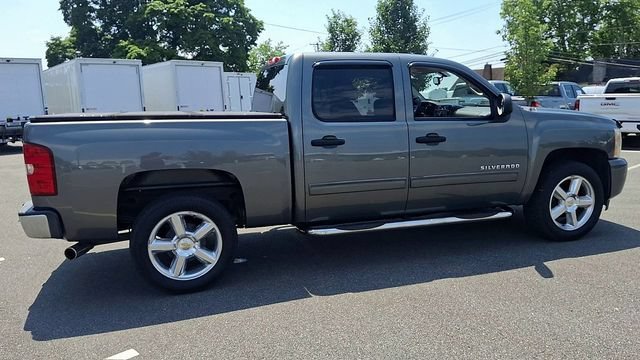 Used 2011 Chevrolet Silverado 1500 LT with VIN 3GCPCSE06BG175684 for sale in Gilbertsville, PA