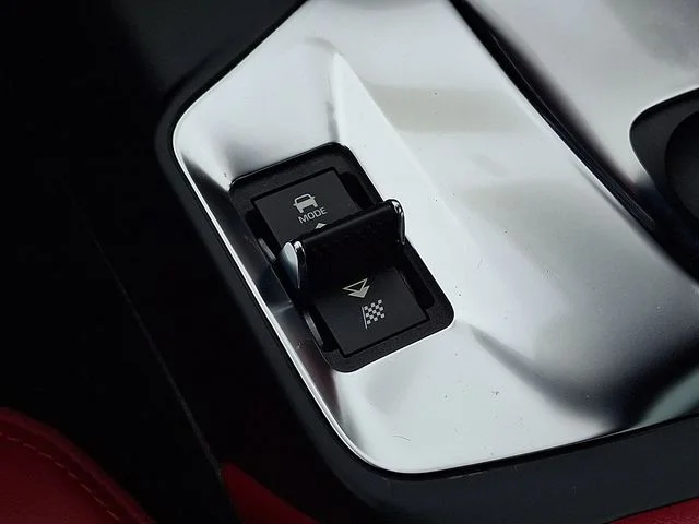 Used 2019  Jaguar R-Dynamic image 24