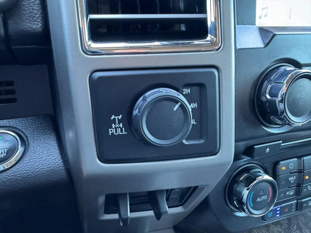 Used 2017 Magnetic Metallic Ford Lariat image 23