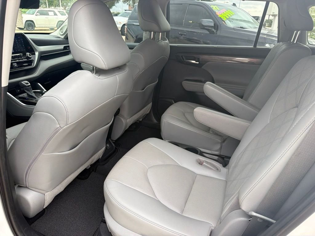 Used 2021 White Toyota Platinum image 6