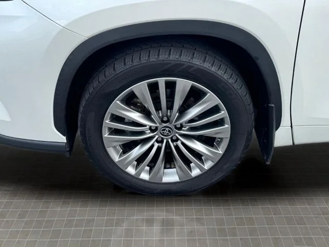 Used 2021 White Toyota Platinum image 15