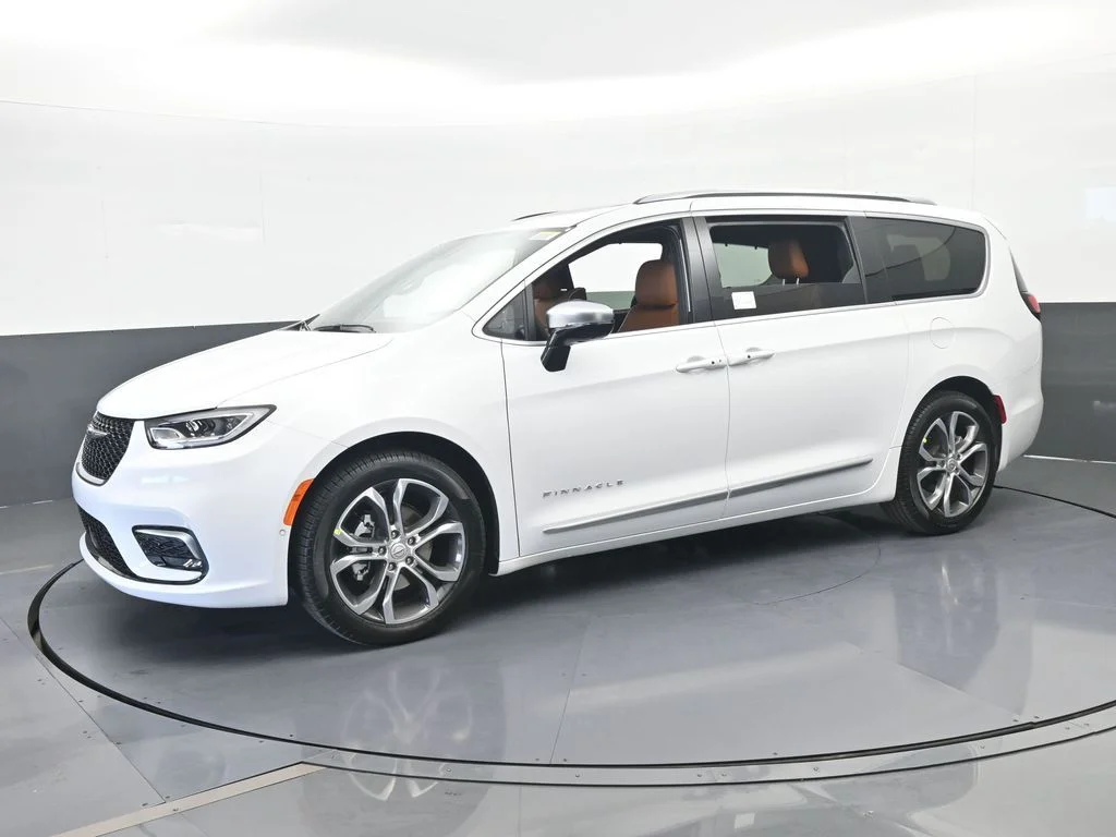 2026 Chrysler Pacifica Pinnacle's photo