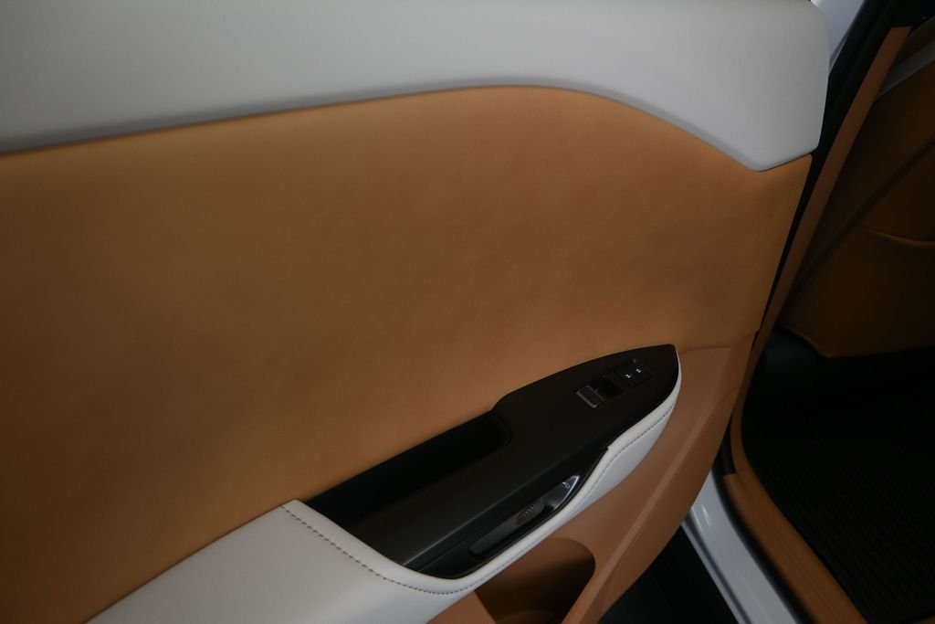 New 2026 Oxygen White Lexus  350e PREMIUM image 15