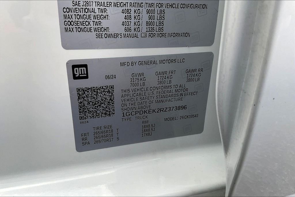Used 2024 White Chevrolet LT image 22