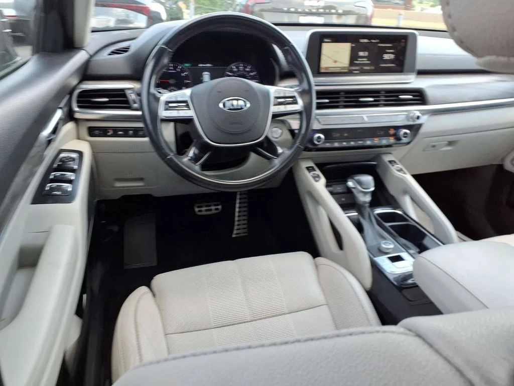 Used 2020 Gravity Gray Kia SX image 4
