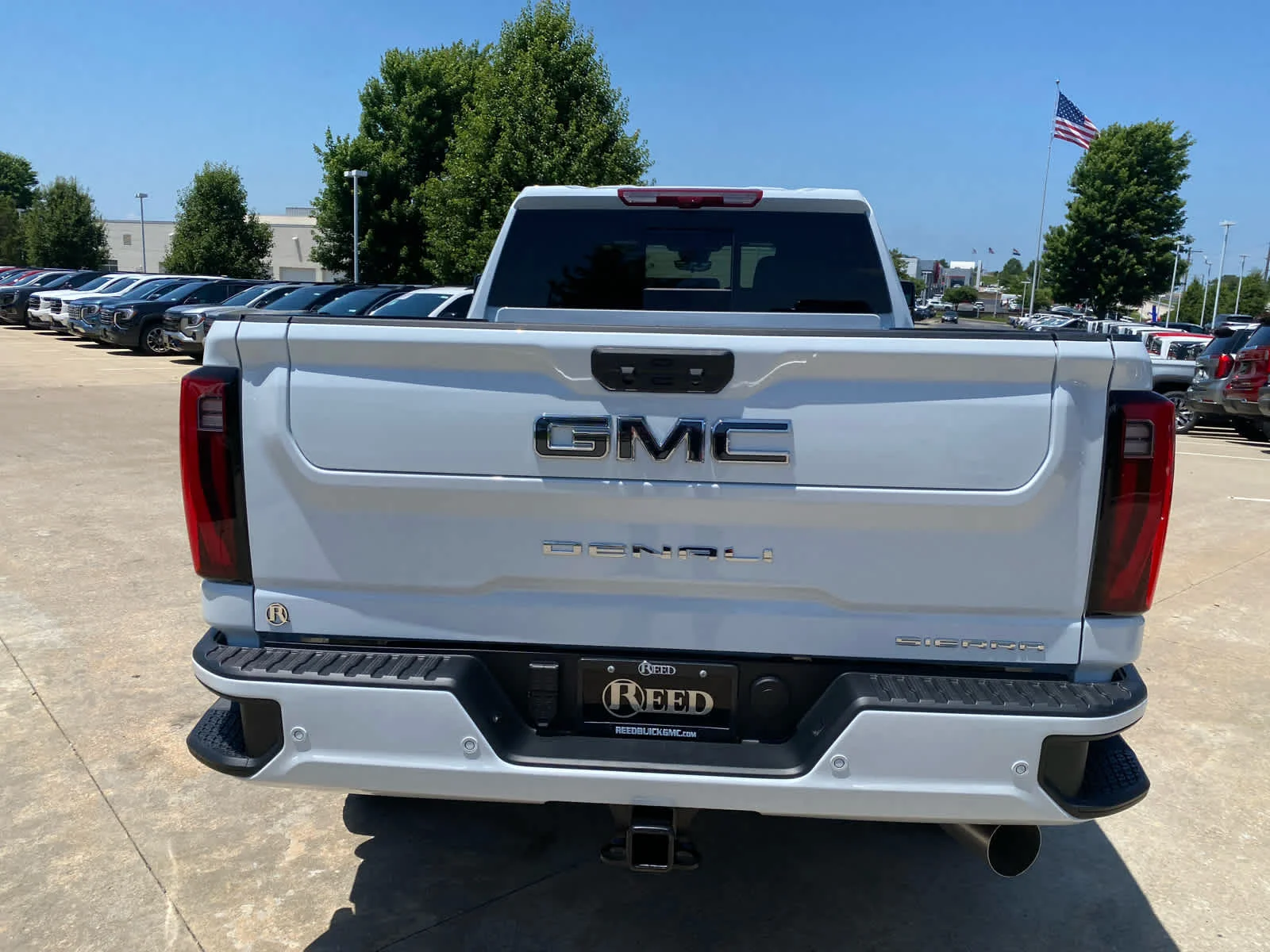 New 2026 Glacier White Tricoat GMC Denali Ultimate image 4