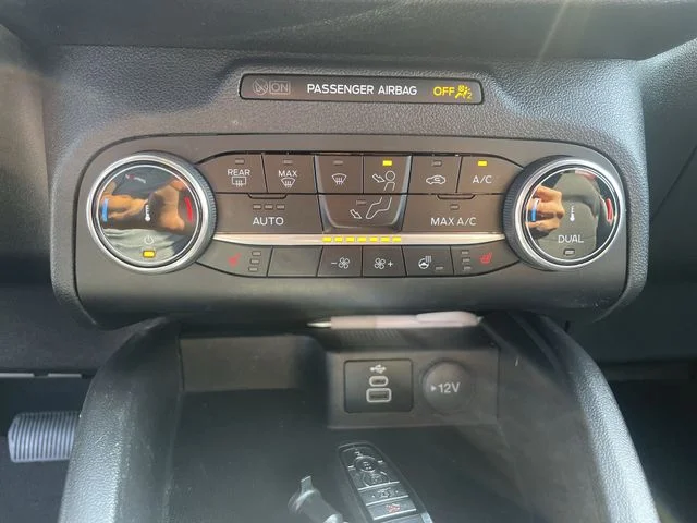 2025 Ford Escape ST-Line Select - Photo 25