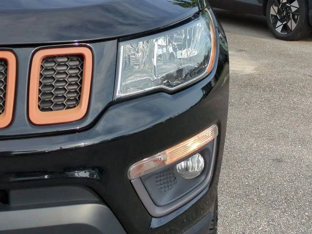 Used 2018 Black Jeep Trailhawk image 10