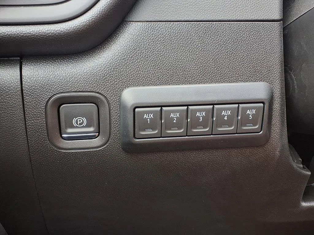 2025 GMC Sierra 3500HD Pro - Photo 12