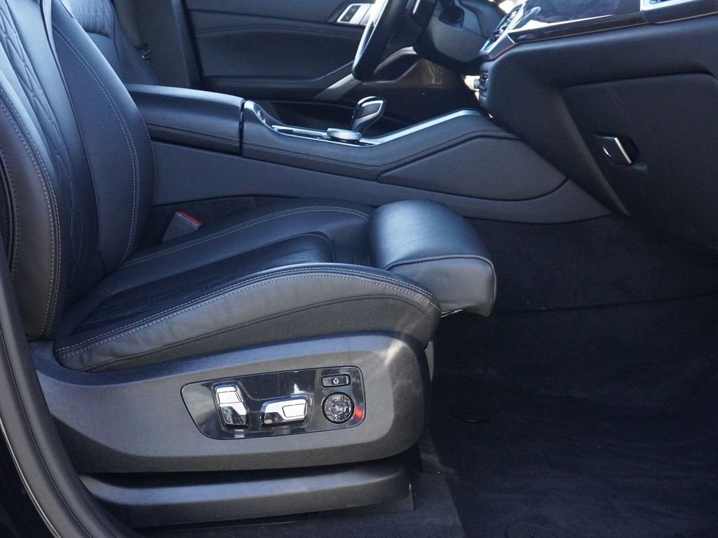 Used 2023 Black BMW xDrive40i image 30