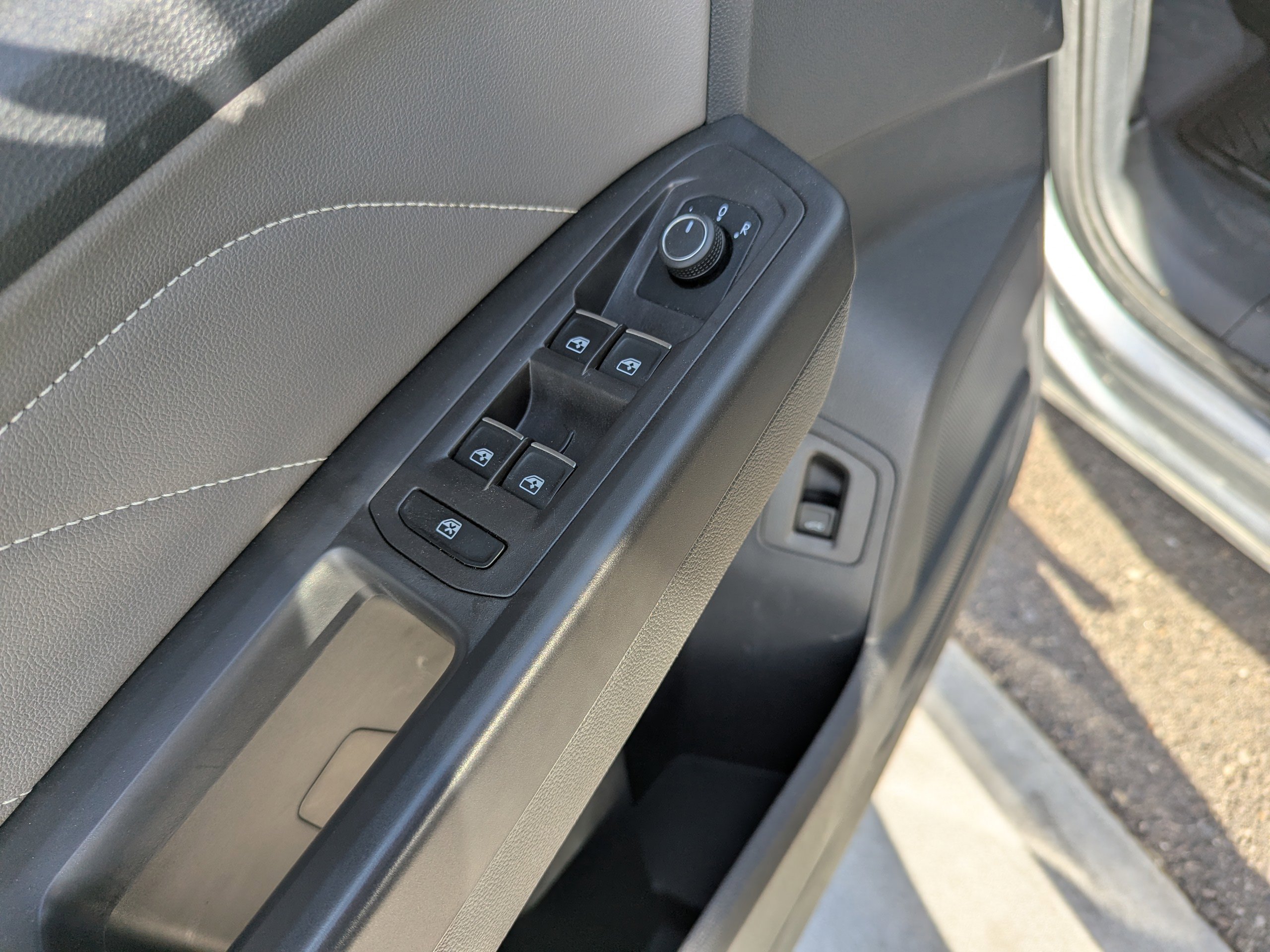 2023 Volkswagen Atlas Cross Sport SE w/Tech - Photo 10