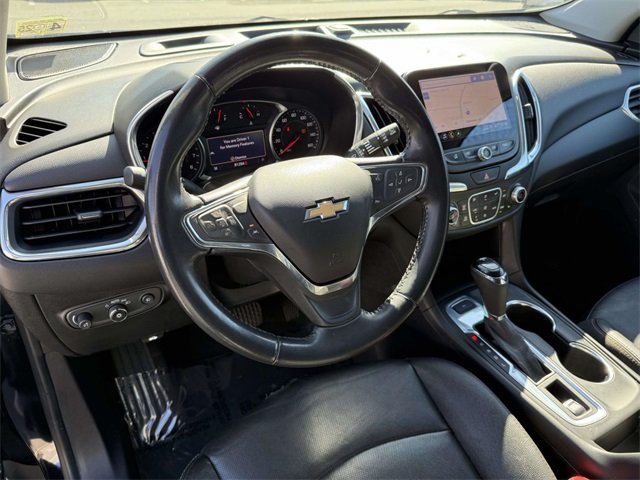 2020 Chevrolet Equinox LT photo 2