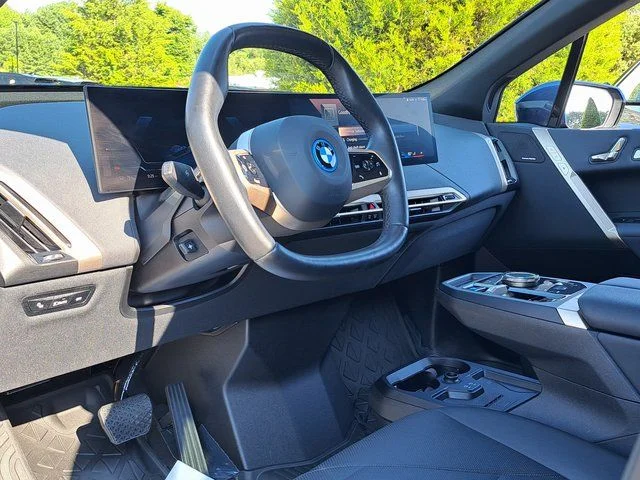 Used 2025 Blue BMW xDrive50 image 8