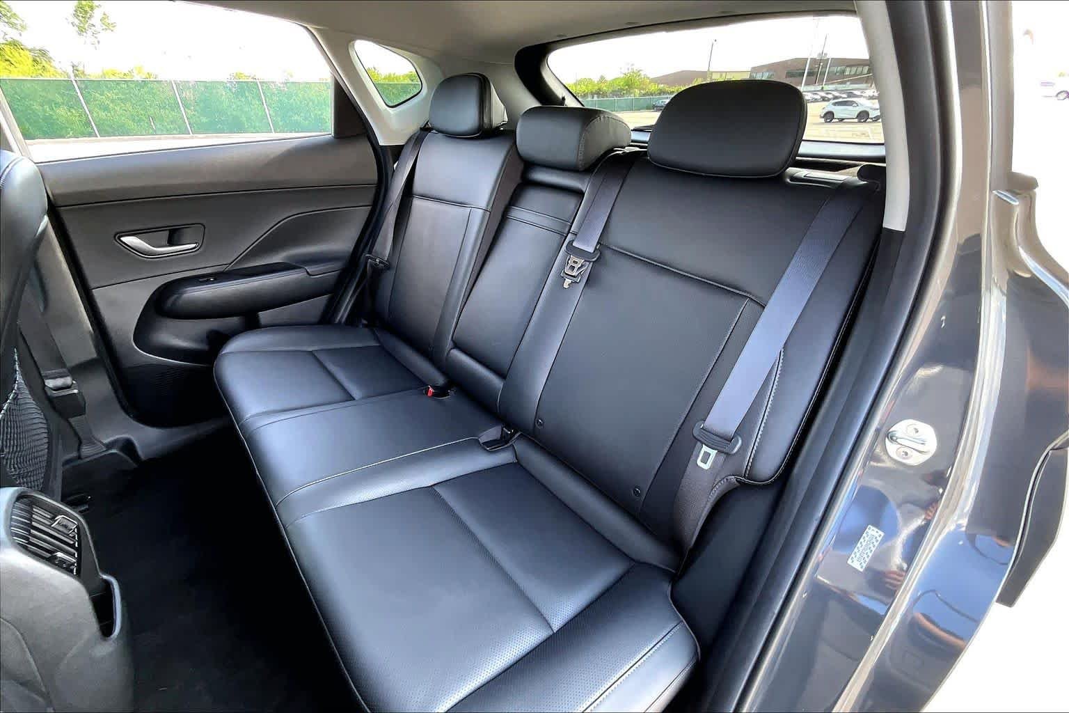 Used 2024 Ecotronic Gray Pearl Hyundai Limited image 19