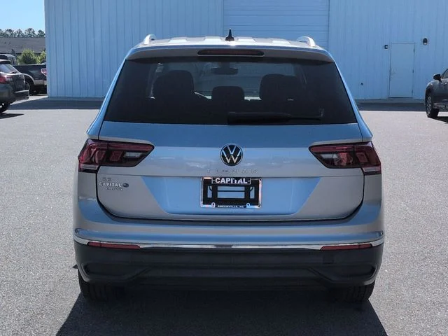 Used 2024 Gray Volkswagen 2.0T SE image 4