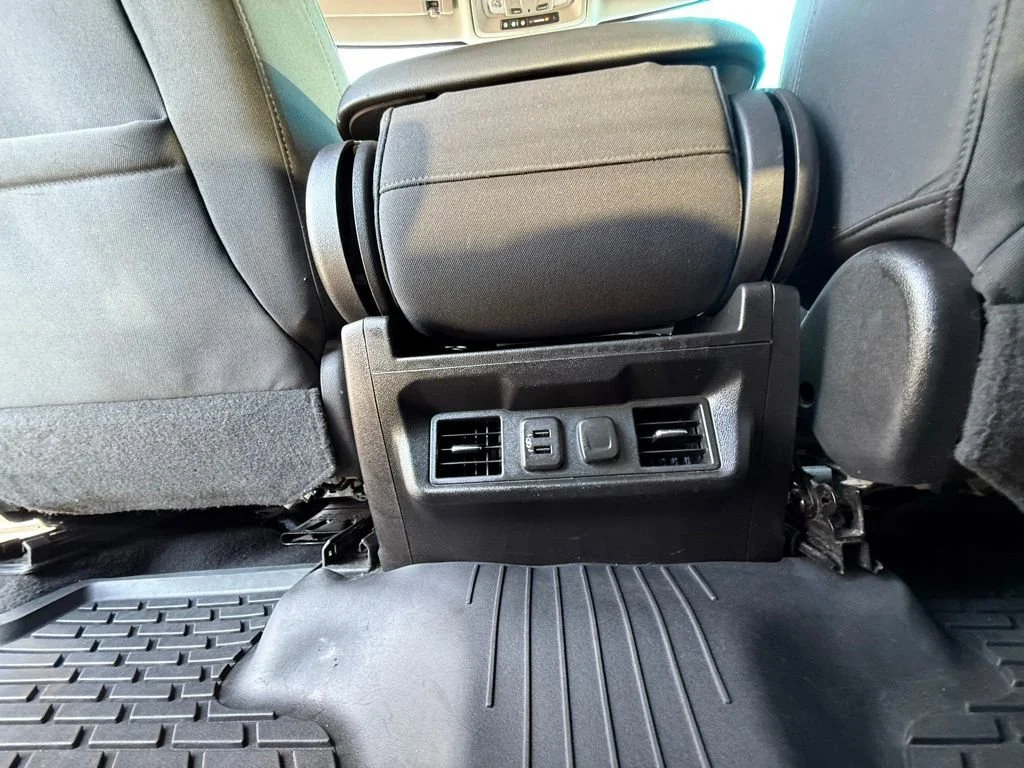 Used 2019 SUMMIT WHITE Chevrolet RST image 31