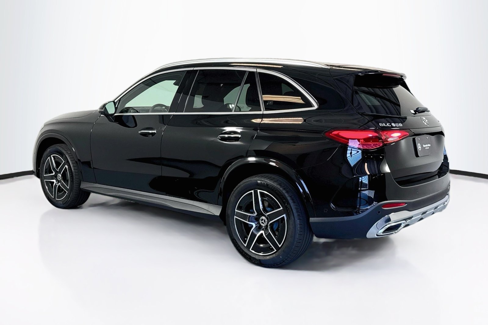 New 2026 Black Mercedes-Benz GLC 300 image 7