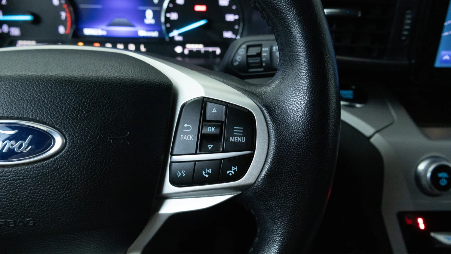 Used 2023 Silver Ford XLT image 19