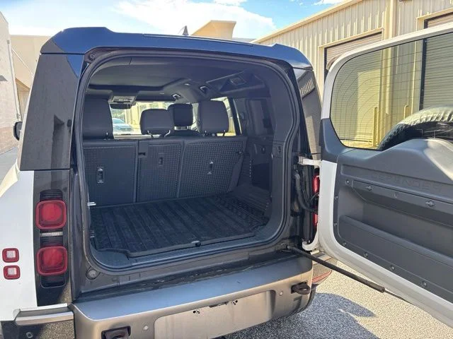 Used 2022  Land Rover X-Dynamic HSE image 14