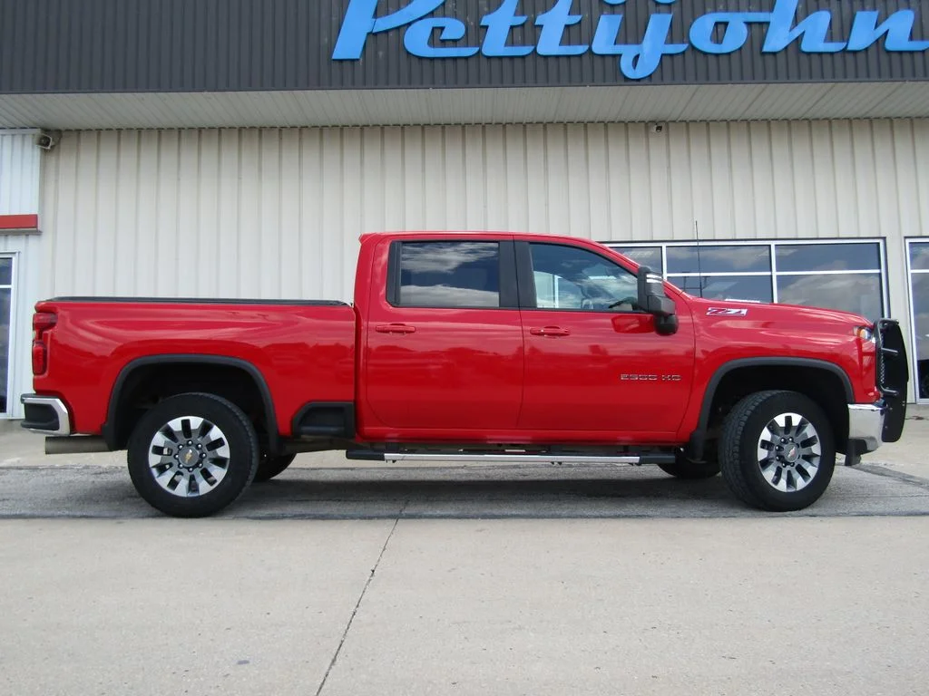 Used 2023 Chevrolet Silverado 2500HD LT with VIN 1GC4YNEY3PF167580 for sale in Kansas City