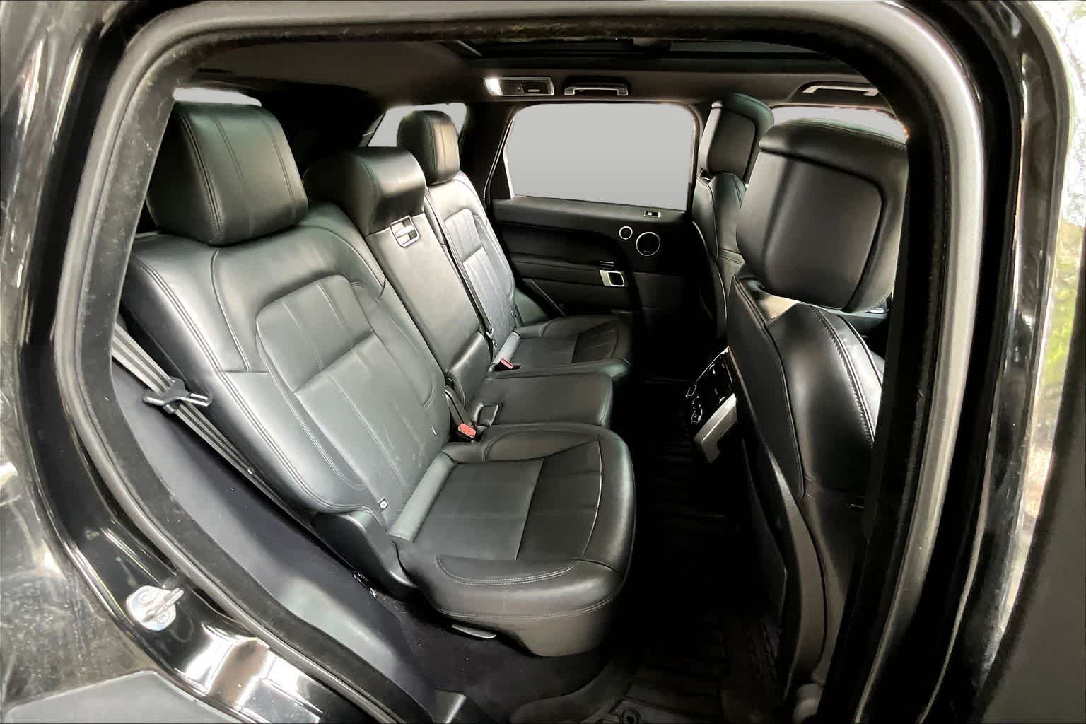 Used 2022 Santorini Black Metallic Land Rover HSE Silver Edition image 20