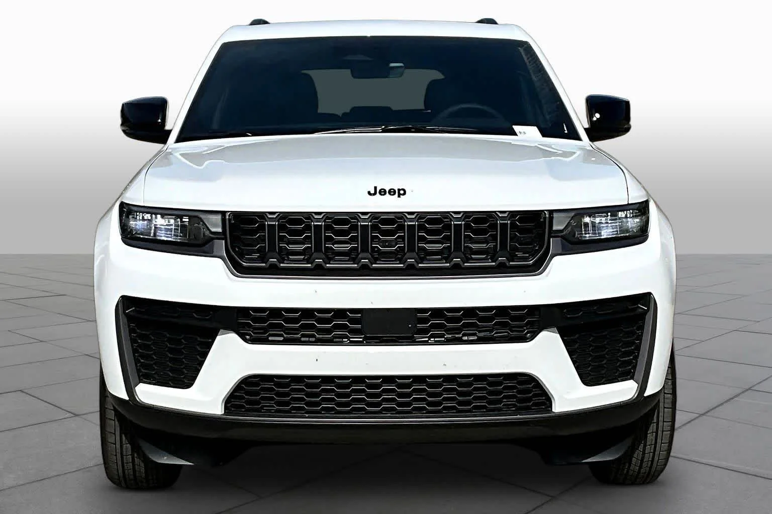 New 2026 Bright White Clear-Coat Exterior Paint Jeep Laredo Altitude image 4