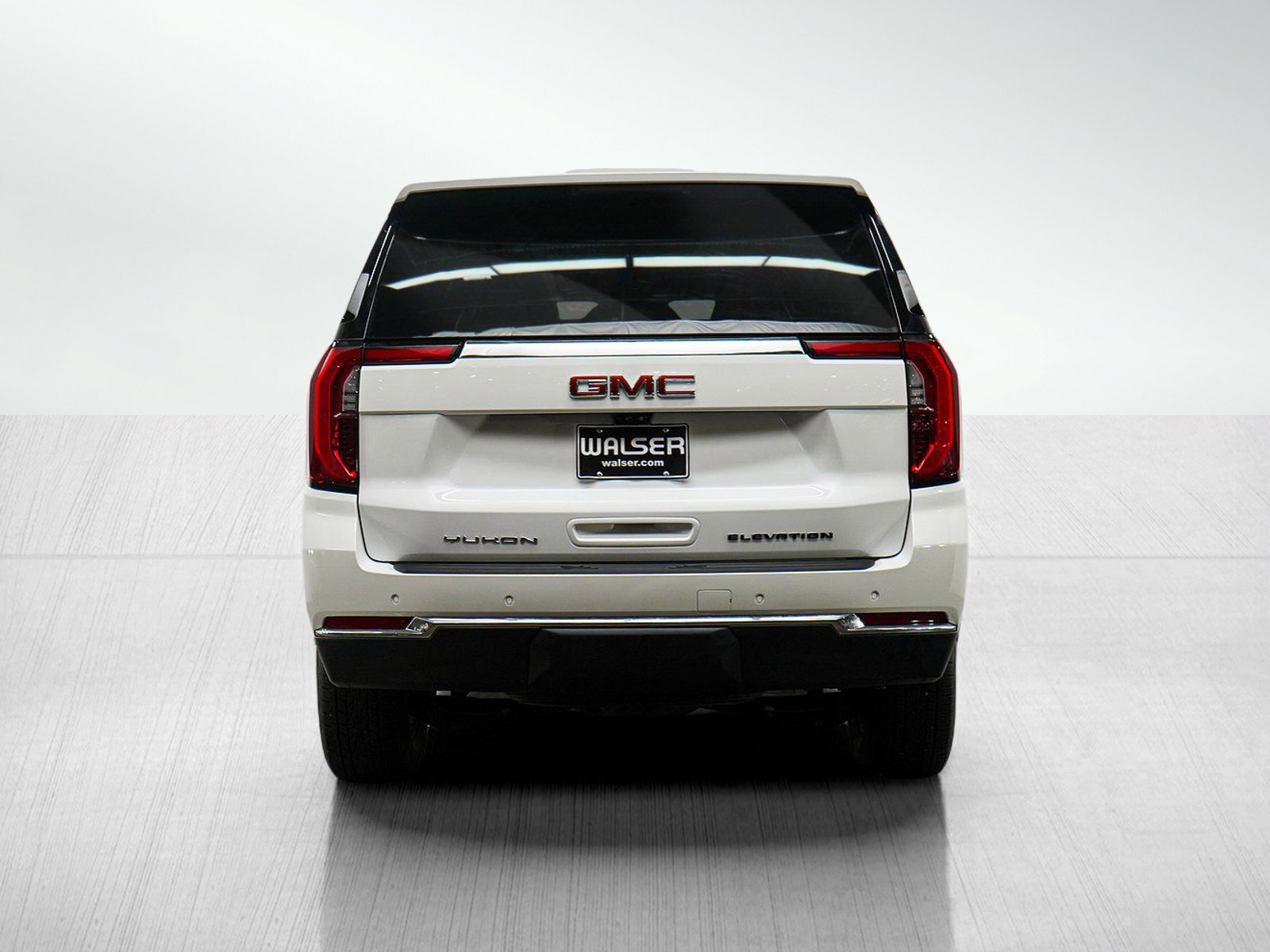 Used 2025 Summit White GMC Elevation image 4