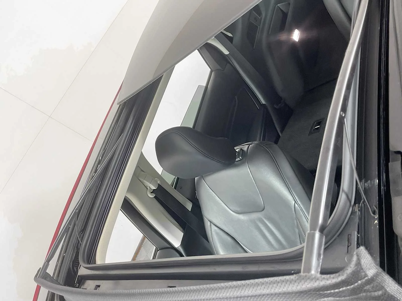 Used 2019  Ford Titanium image 20