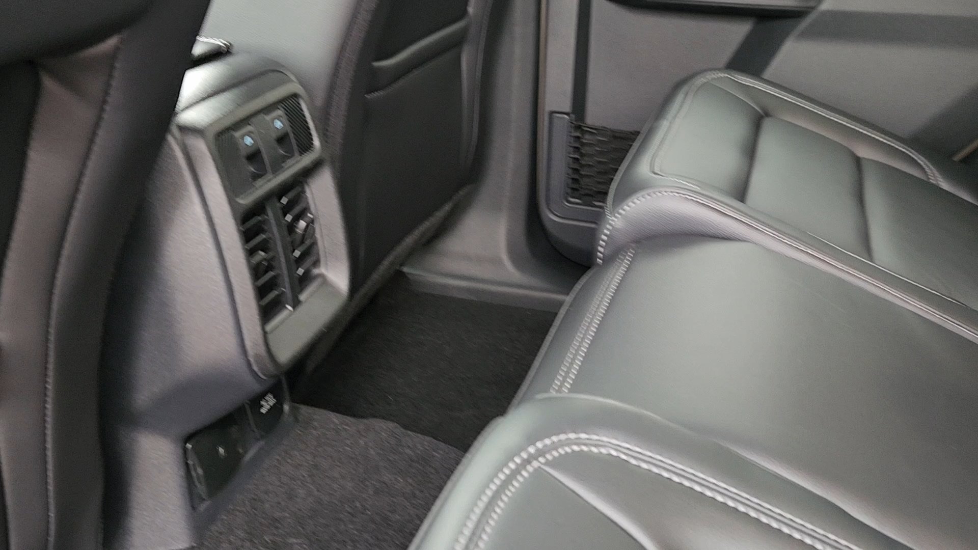 New 2026 Marsh Gray Ford Outer Banks image 24
